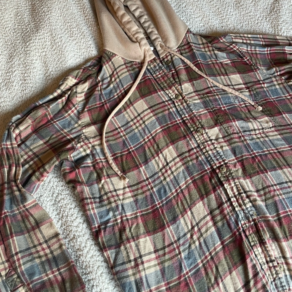 American Eagle women’s Plaid Hooded Shirt with Drawstrings